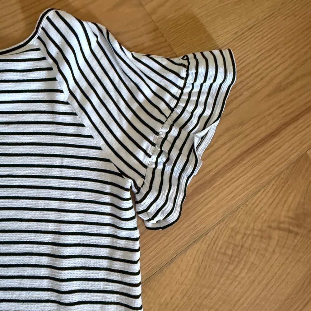 Max Studio Black & White Flutter Sleeve Striped Top - Picture 5 of 9